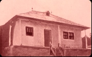 Casa natal&atilde; din Perchiu, jud. Bac&atilde;u