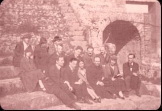 La Pompei, &icirc;n 1922, cu elevii s&atilde;i