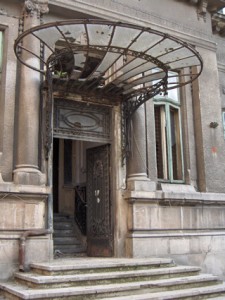gen-cantacuzino-casa-intrare